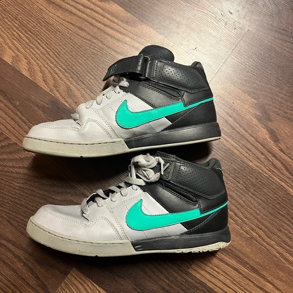 Nike High Top - Picture 4 of 5